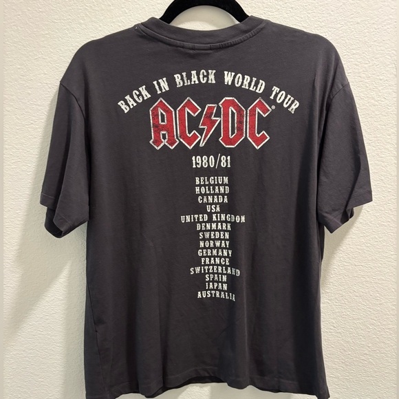H+M Graphic Tee, AC/DC Back in Black Tour Shirt, size XS - Picture 4 of 5